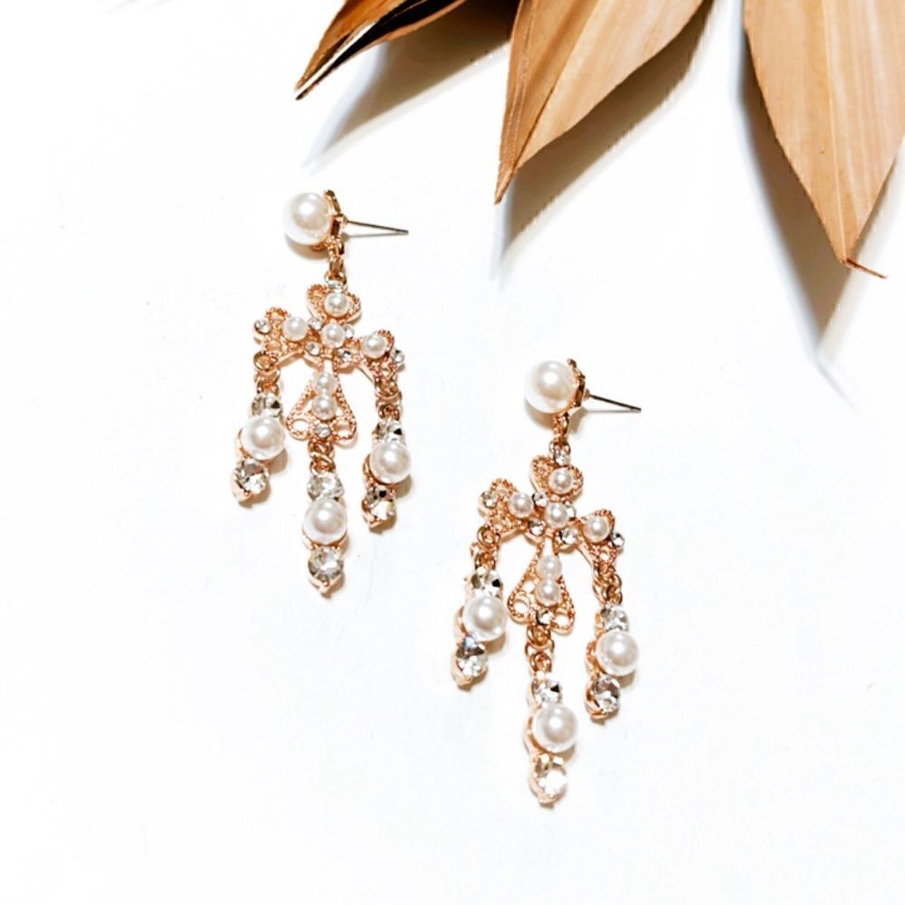 Pearl dangle earrings #758